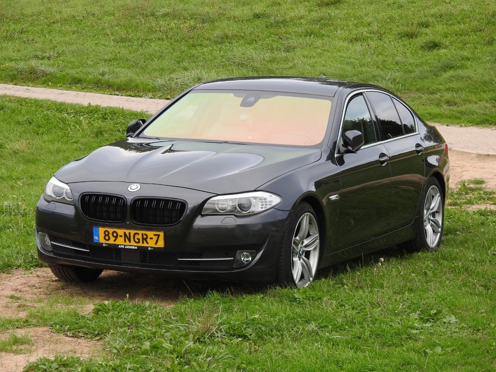 BMW 5-Serie 3.0 I 523 AUT 2010 Grijs, Auto's, Achterwielaandrijving, 2000 kg, 2996 cc, Origineel Nederlands