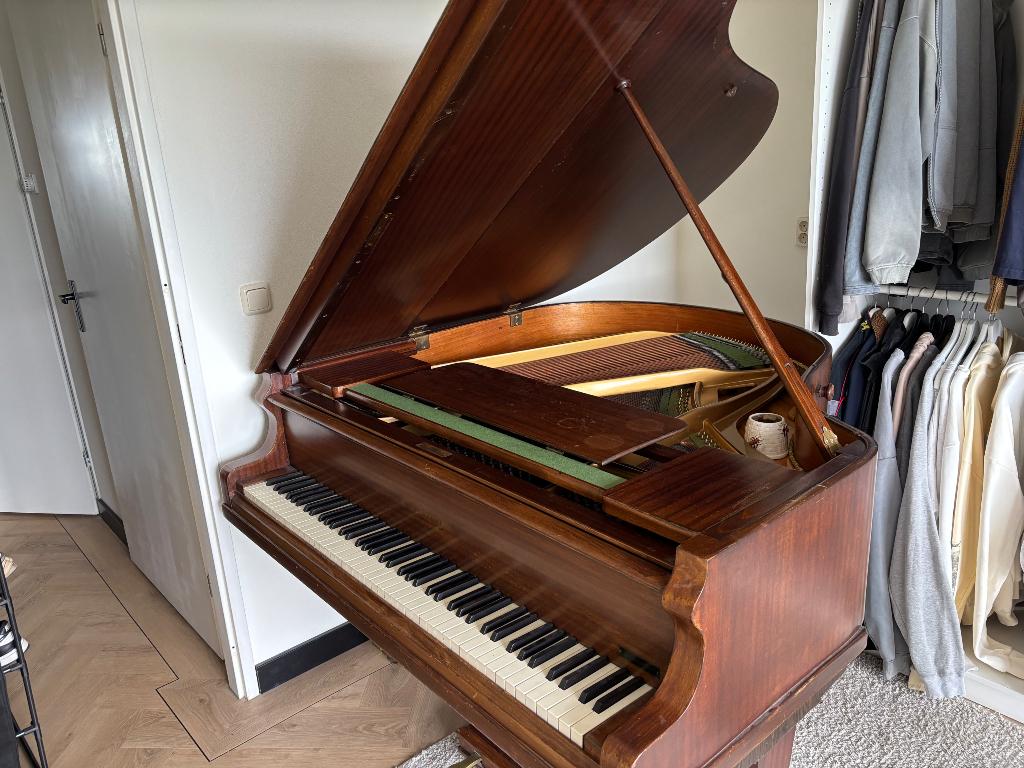 Baby vleugel, Muziek en Instrumenten, Piano's, Ophalen, Gebruikt, Bruin, Vleugel