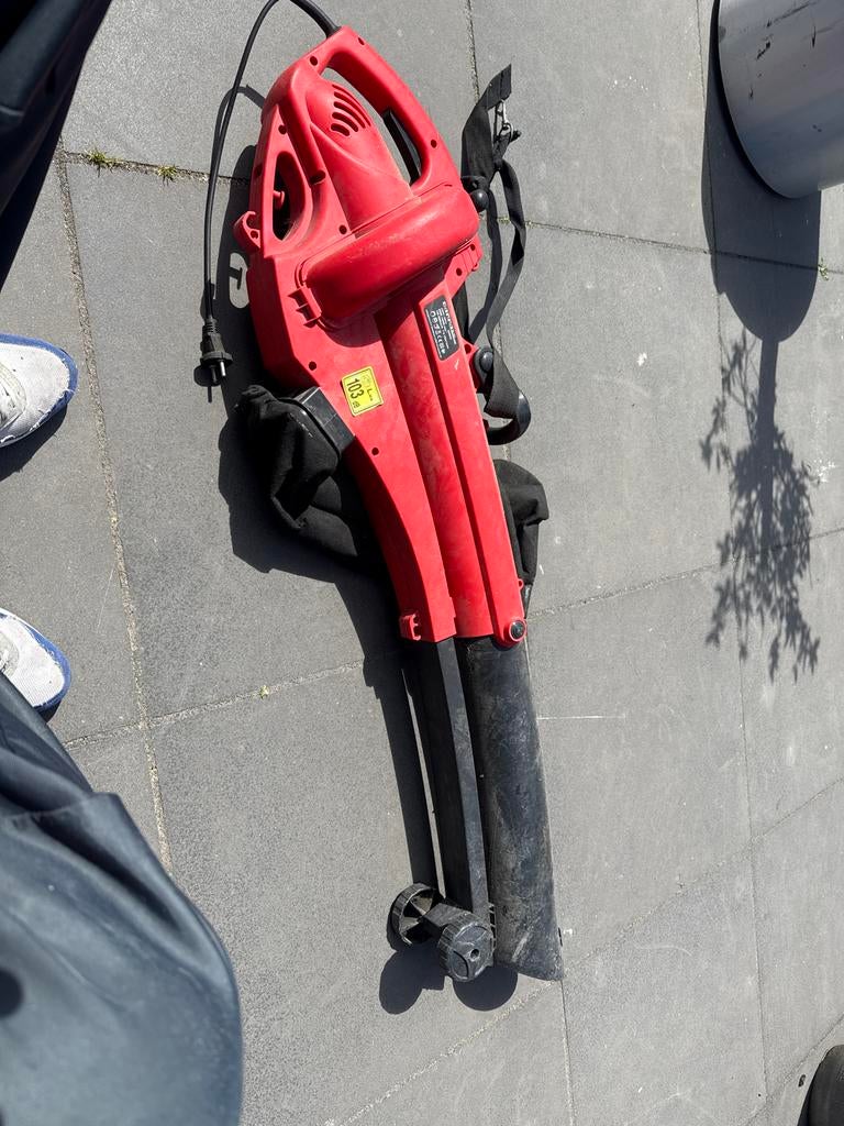 Elektrische Bladblazer met Zuigfunctie en Opvangzak, Handgedragen, Ophalen of Verzenden, Zo goed als nieuw, Met opvangzak