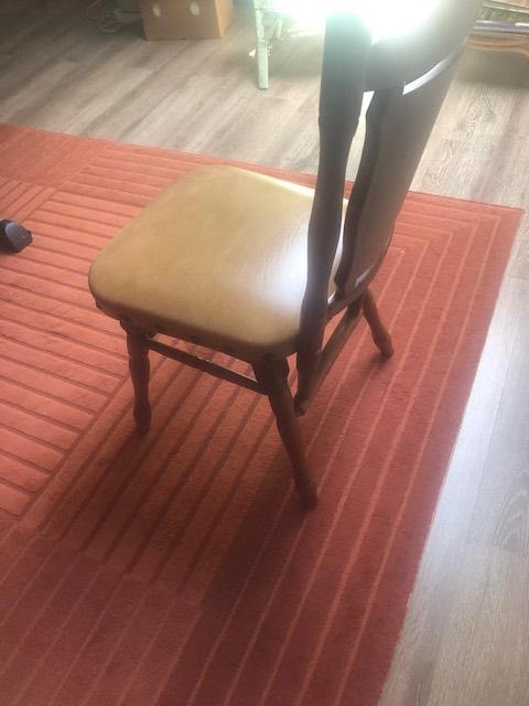 Eiken stoelen, Ophalen, Bruin, Zo goed als nieuw, Vier