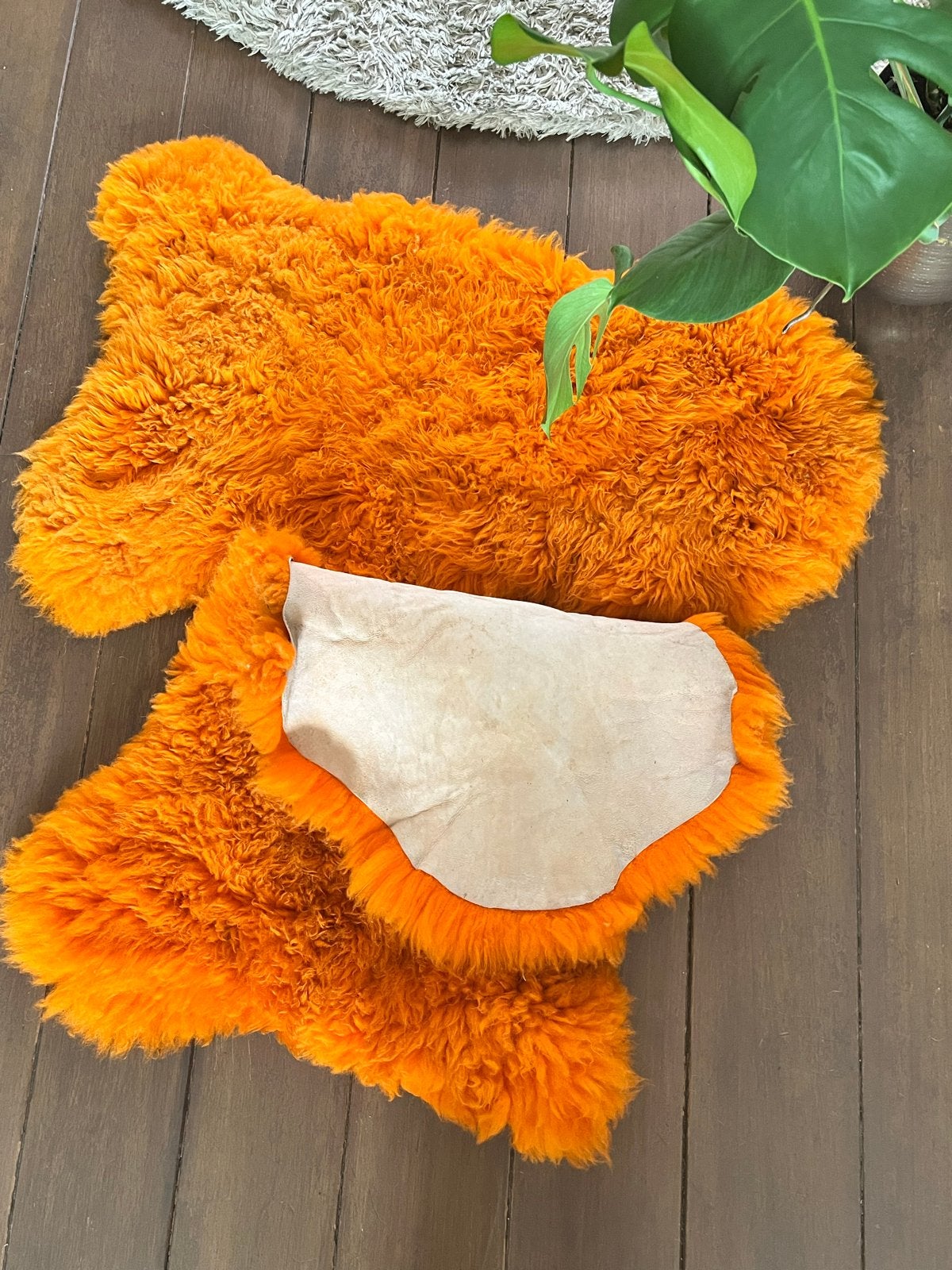 Set van 2 oranje schapenvacht vloerkleden, Oranje, Zo goed als nieuw, Overige vormen, 50 tot 100 cm