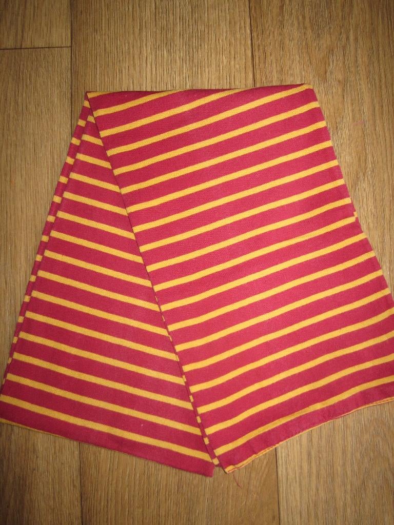 Bretonse sjaal steenrood/geel., Ophalen of Verzenden, Zo goed als nieuw, Maat 46/48 (XL) of groter, Sjaal