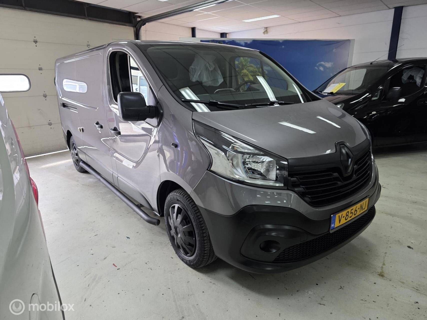 Renault Trafic 1.6 dCi T29 L2H1 Airco Cruise Navigatie, 121 pk, Gebruikt, Euro 6, 4 cilinders