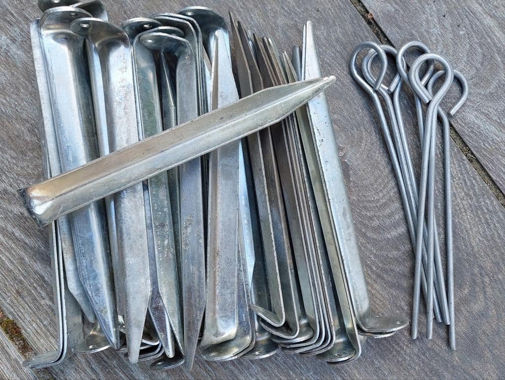 33 haringen en 7 pinnen voor tent of zeil, Ophalen, Gebruikt