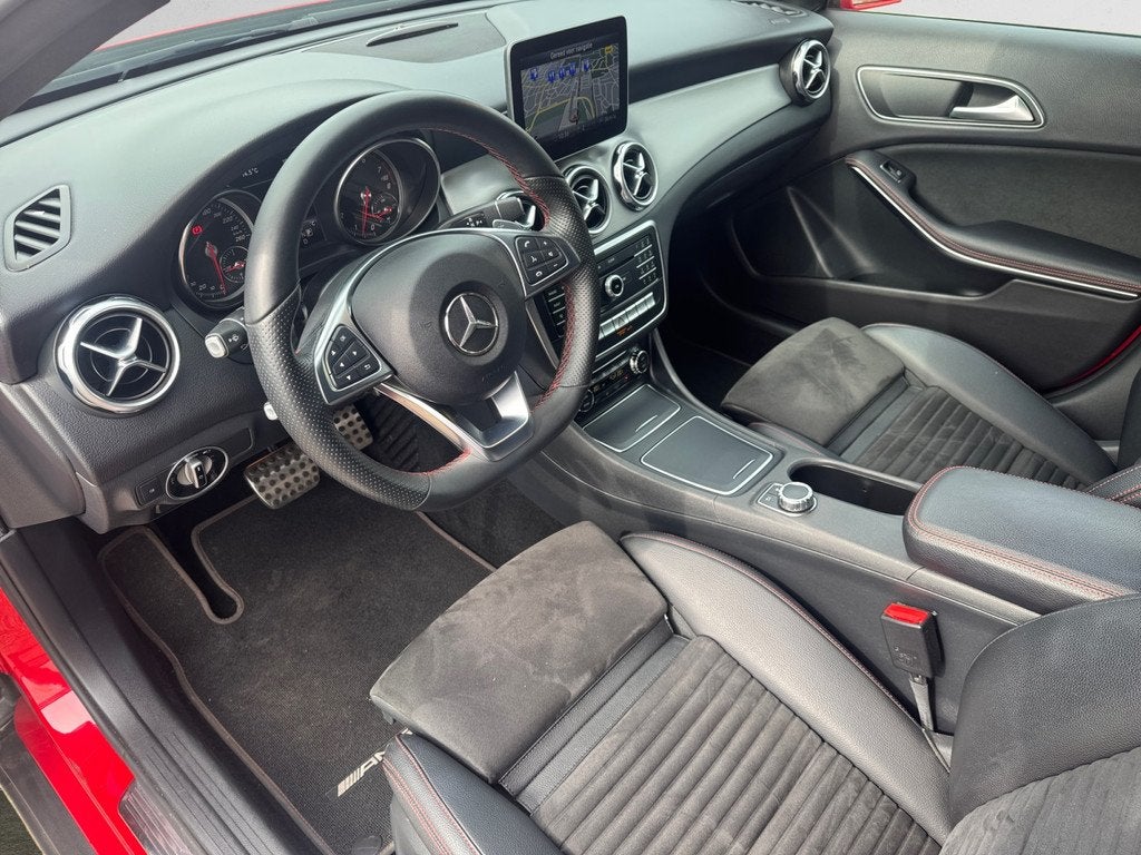 Mercedes-Benz GLA 180 AMG Night Edition Aut- Keyless, Camera, Auto's, Mercedes-Benz, Gebruikt, 4 cilinders, 122 pk, 1335 kg