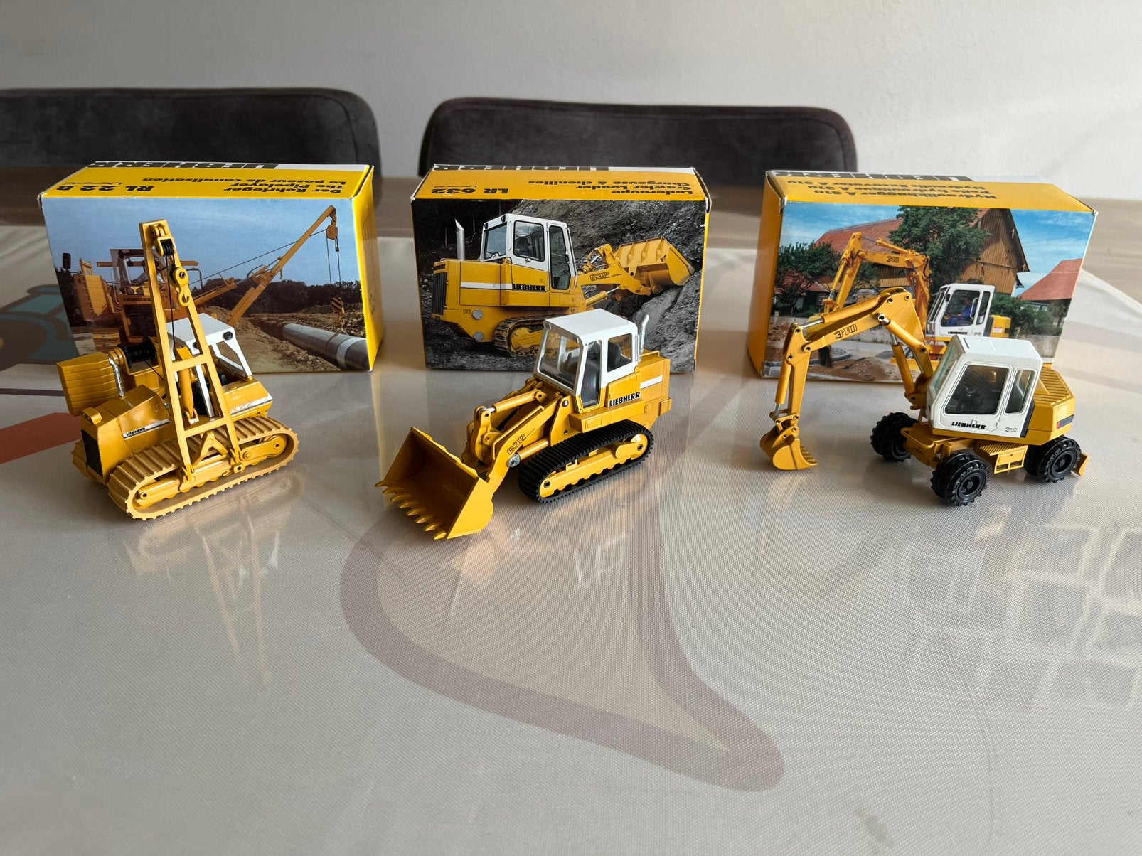 Trio Liebherr schaalmodellen kraan pypeliner lader Conrad, Ophalen of Verzenden, Nieuw, Hijskraan, Tractor of Landbouw, Conrad