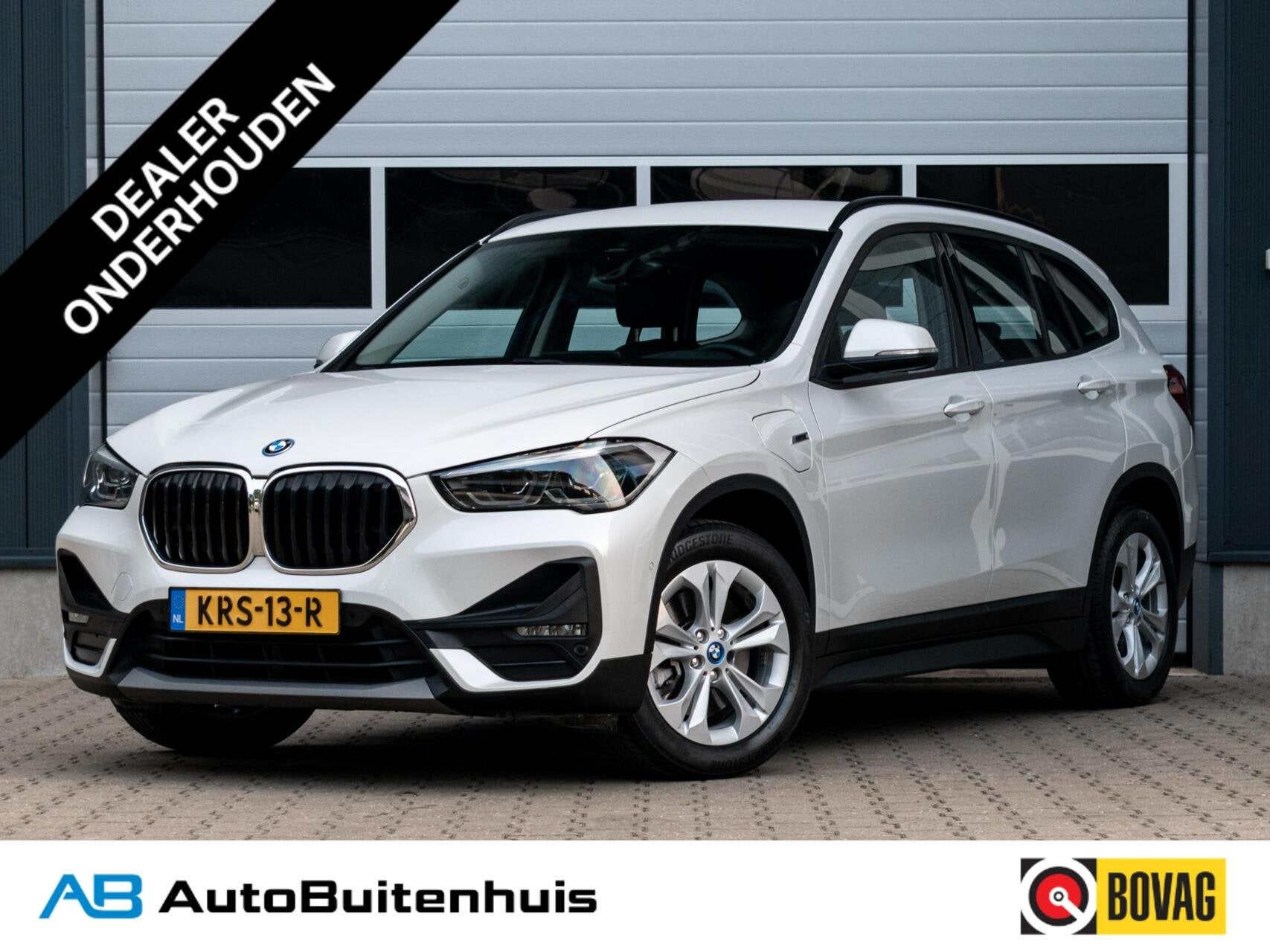 BMW X1 xDrive25e High Executive|1e EIGENAAR|ELEK.KLEP|HEAD-U, Auto's, BMW, Gebruikt, 750 kg, Met garantie (alle), Wit