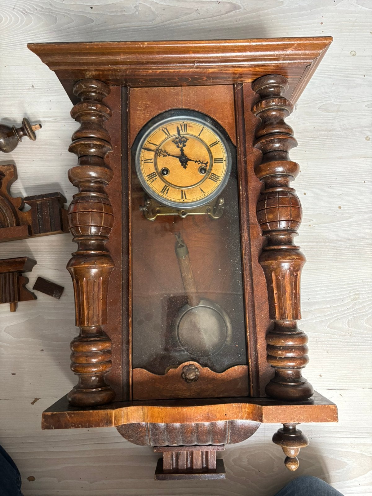 Regulateur klokje opknapper, Ophalen