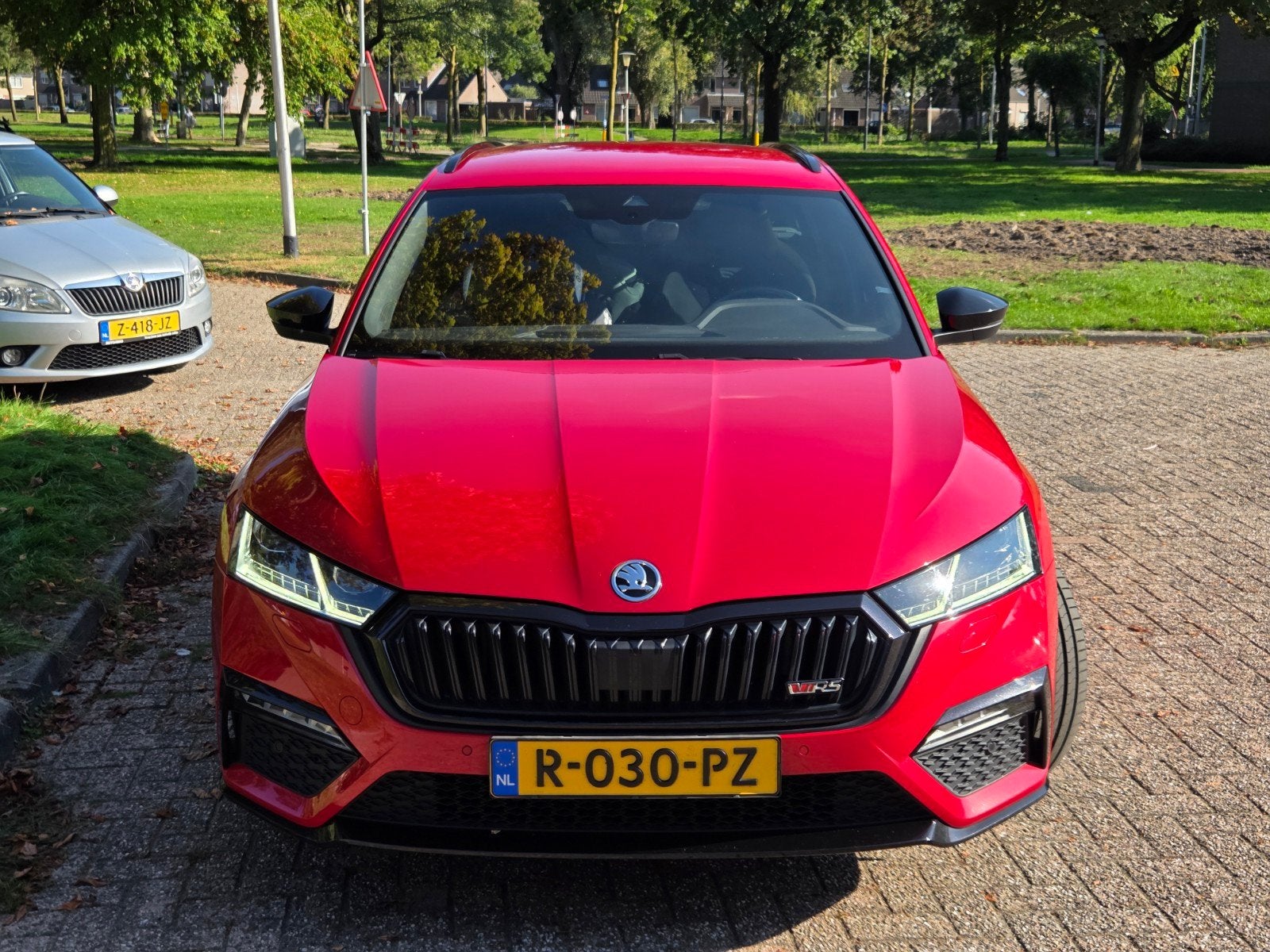 Skoda Octavia 1.4 TSI iV 245pk Phev DSG 2021 Parelmoer Rood, Zwart, 4 cilinders, Plug-in hybride, 93 €/maand