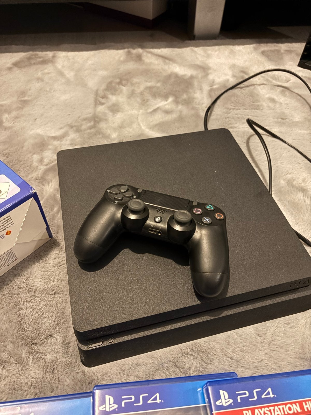 PlayStation 4 Slim 500GB met controller en 4 games, Spelcomputers en Games, Spelcomputers | Sony PlayStation 4, Zo goed als nieuw