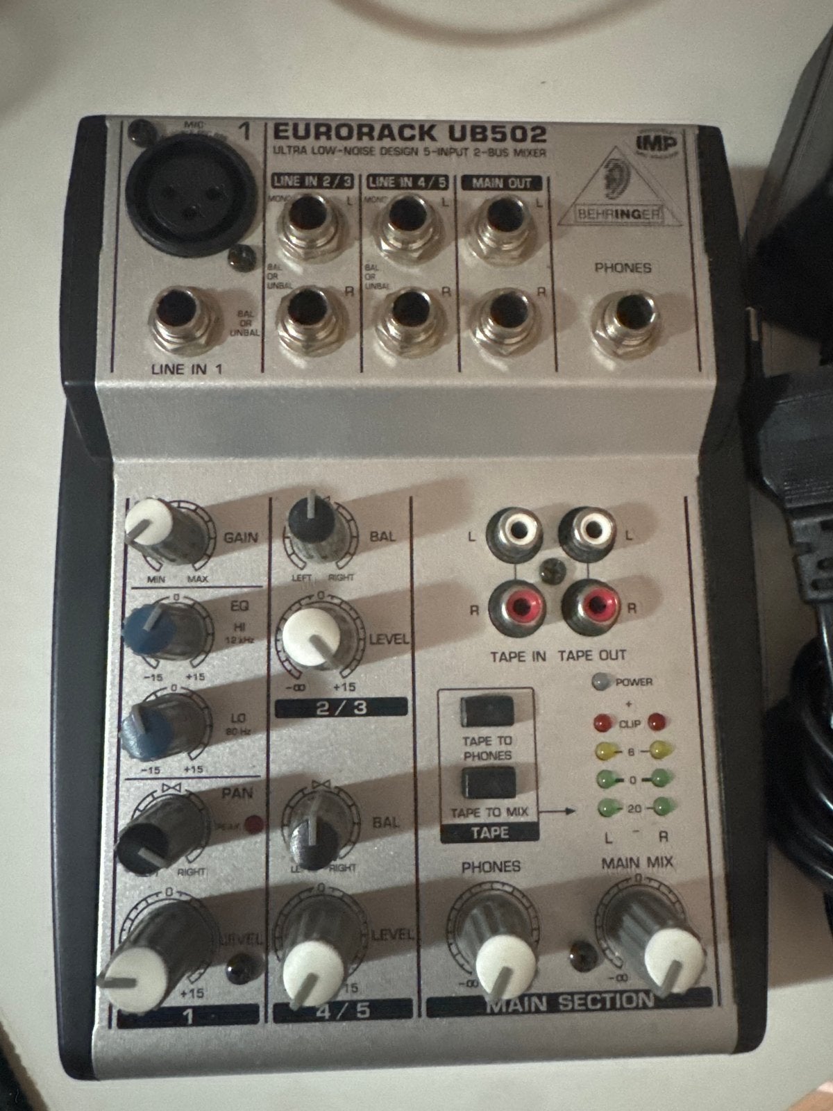 Behringer Eurorack UB502 Mixer - Compacte 5-kanaals mixer, Ophalen of Verzenden, Gebruikt, Minder dan 5 kanalen, Microfooningang