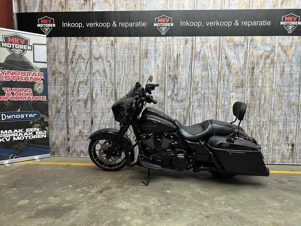 HARLEY-DAVIDSON STREET GLIDE FLHX (bj 2021), 2 cilinders, HARLEY-DAVIDSON, Motorrijbewijs A, Bedrijf