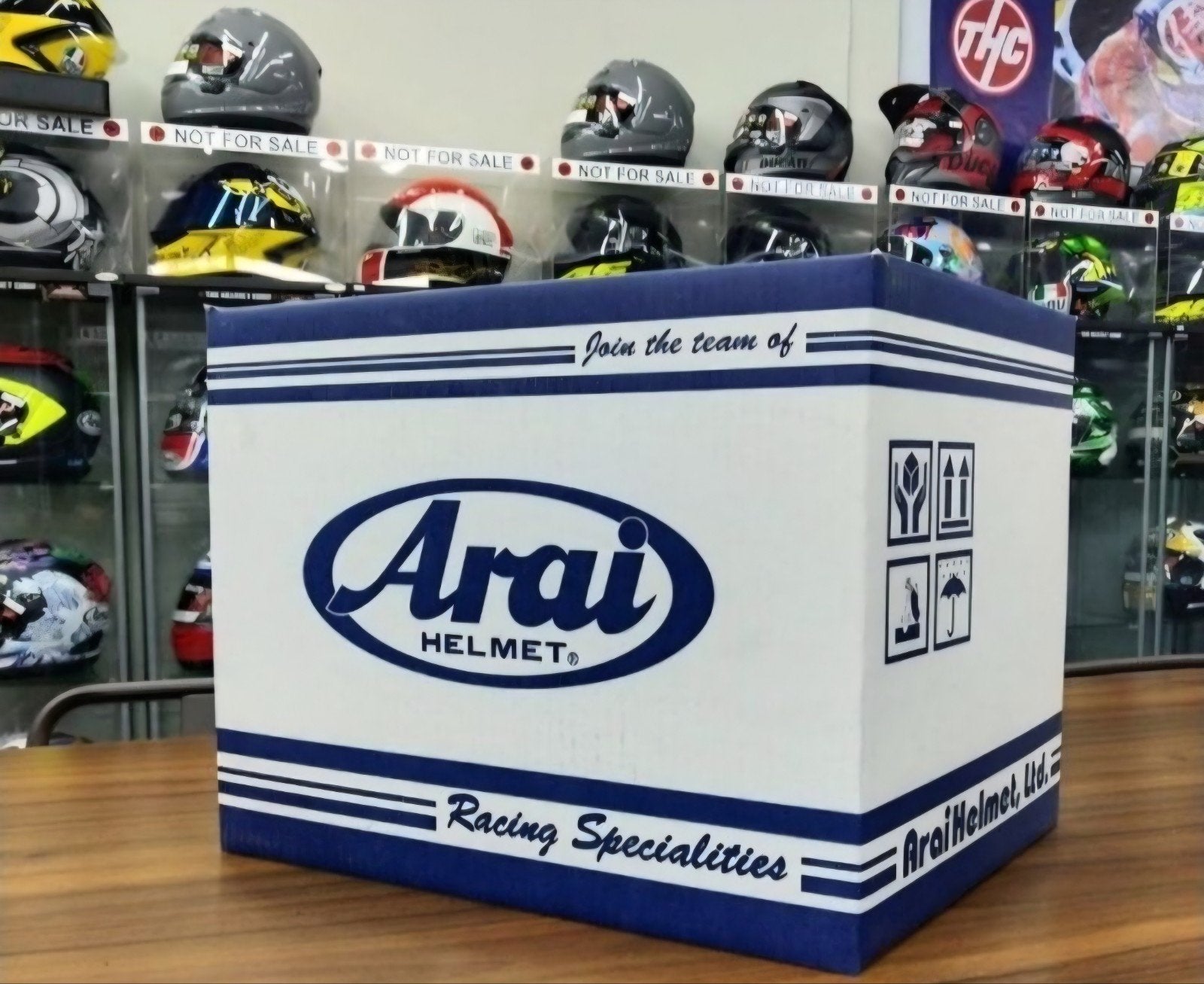 Gezocht Arai helm doos / box, Motoren, Kleding | Motorhelmen, Ophalen of Verzenden, Tweedehands, Integraalhelm, Arai
