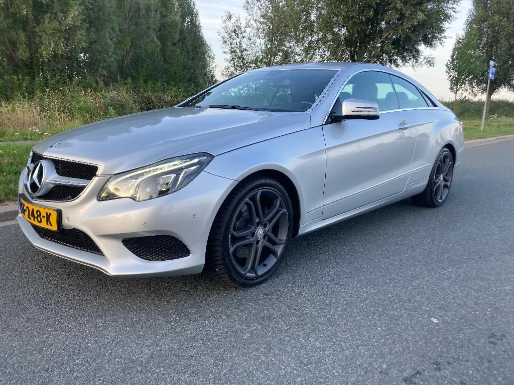 Mercedes-Benz E-Klasse E200 Coupe A7 2013 Grijs, Auto's, Mercedes-Benz, Achterwielaandrijving, 1800 kg, 4 cilinders, 4 stoelen