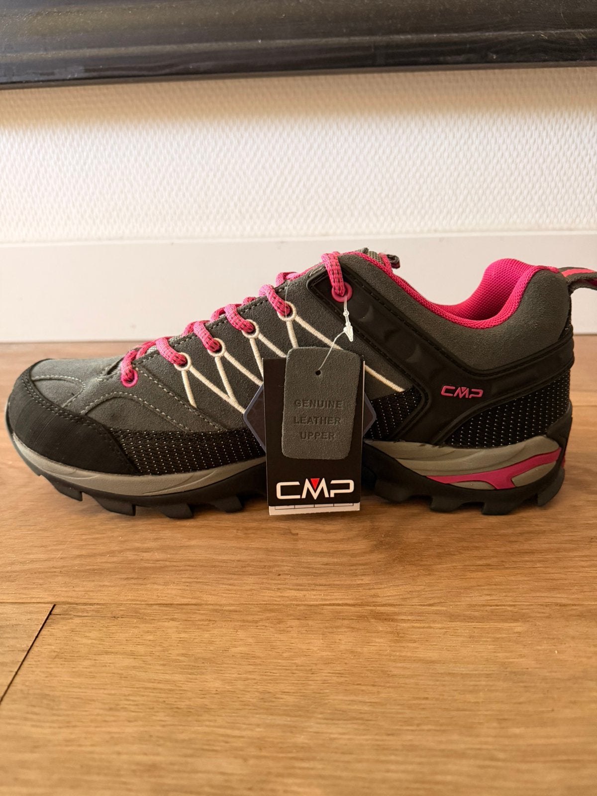 Low-rise hiking boots (waterproof), Ophalen of Verzenden, Zo goed als nieuw, Schoenen