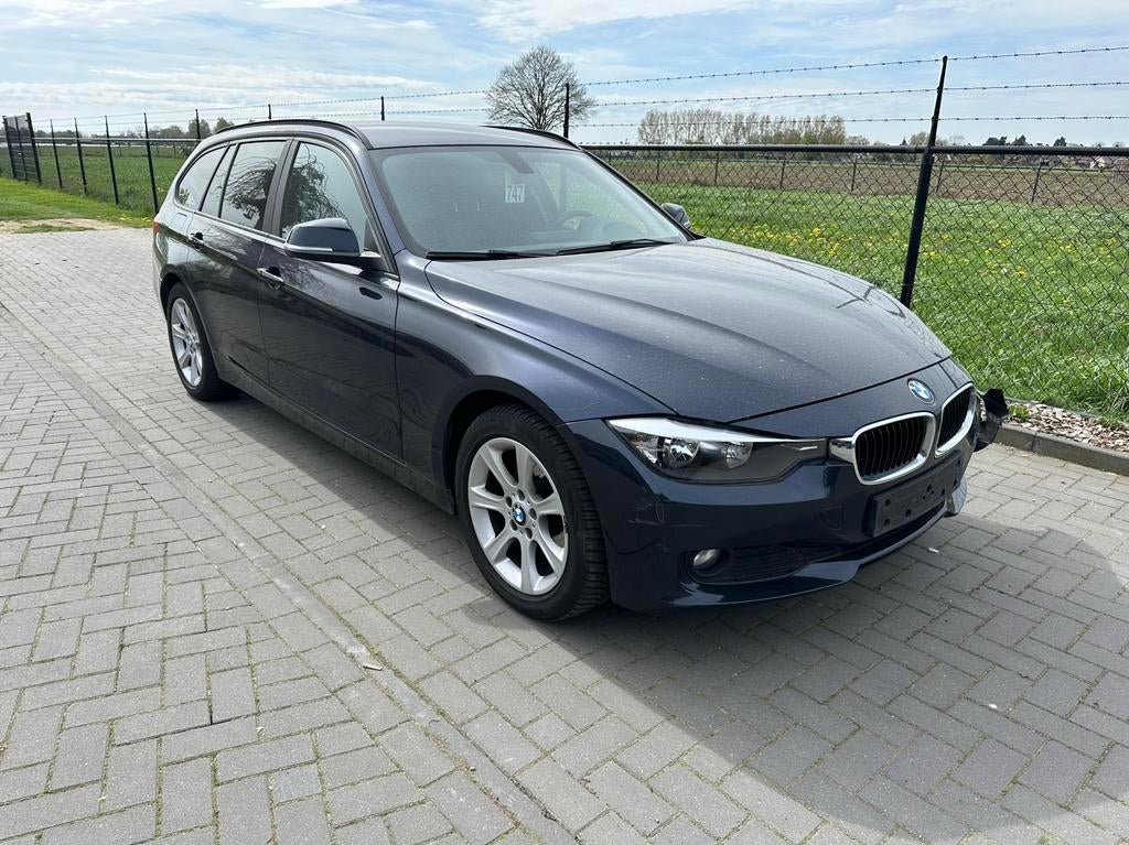 bmw 318d blauw 08/2014 lichte rijdbare schade, Auto diversen, Schadeauto's, Ophalen, 1998 cc, Blauw, Stationwagon