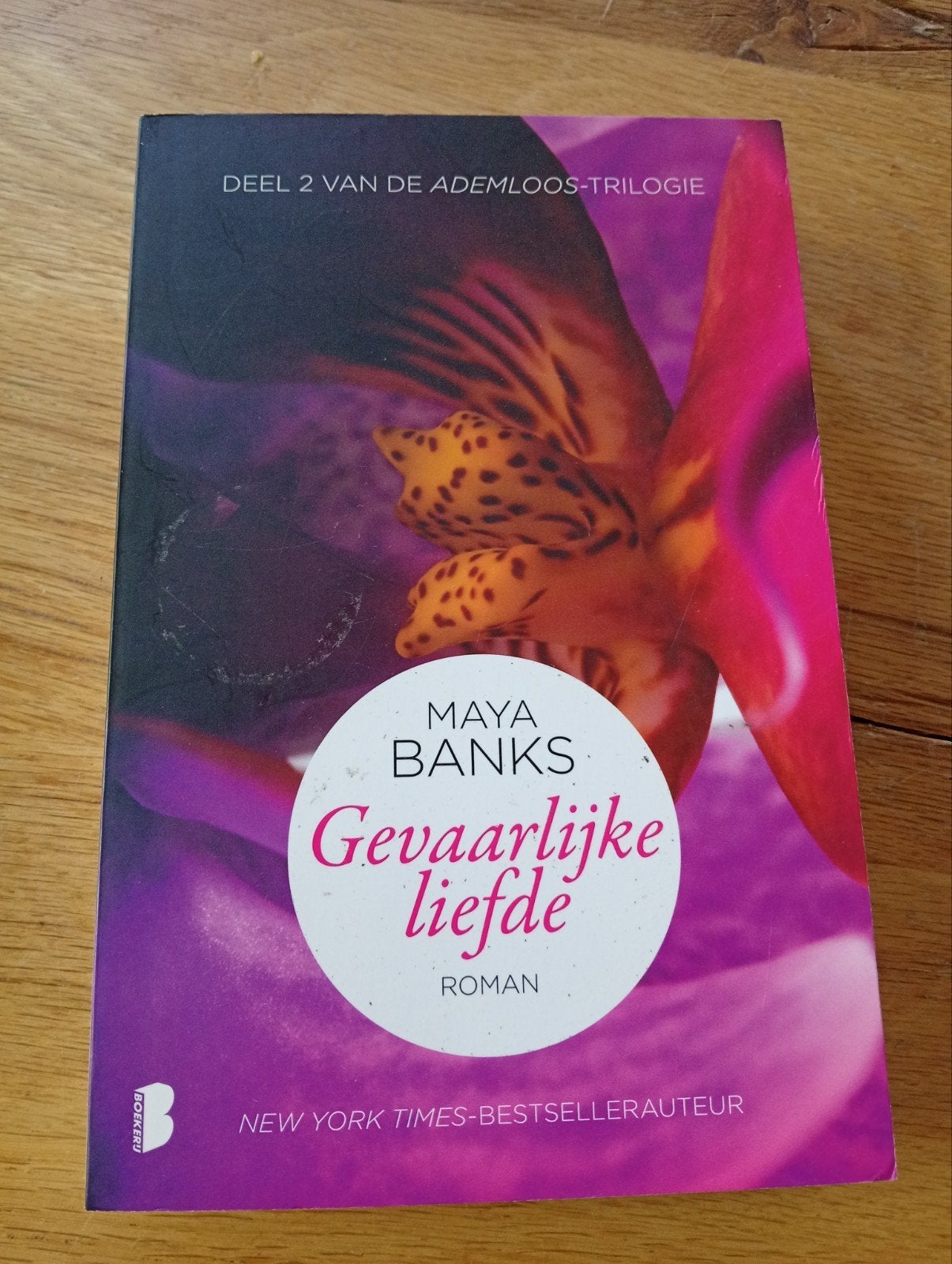 Gevaarlijke Liefde - Maya Banks (Deel 2 Ademloos-trilogie), Boeken, Ophalen of Verzenden, Gelezen, Maya Banks