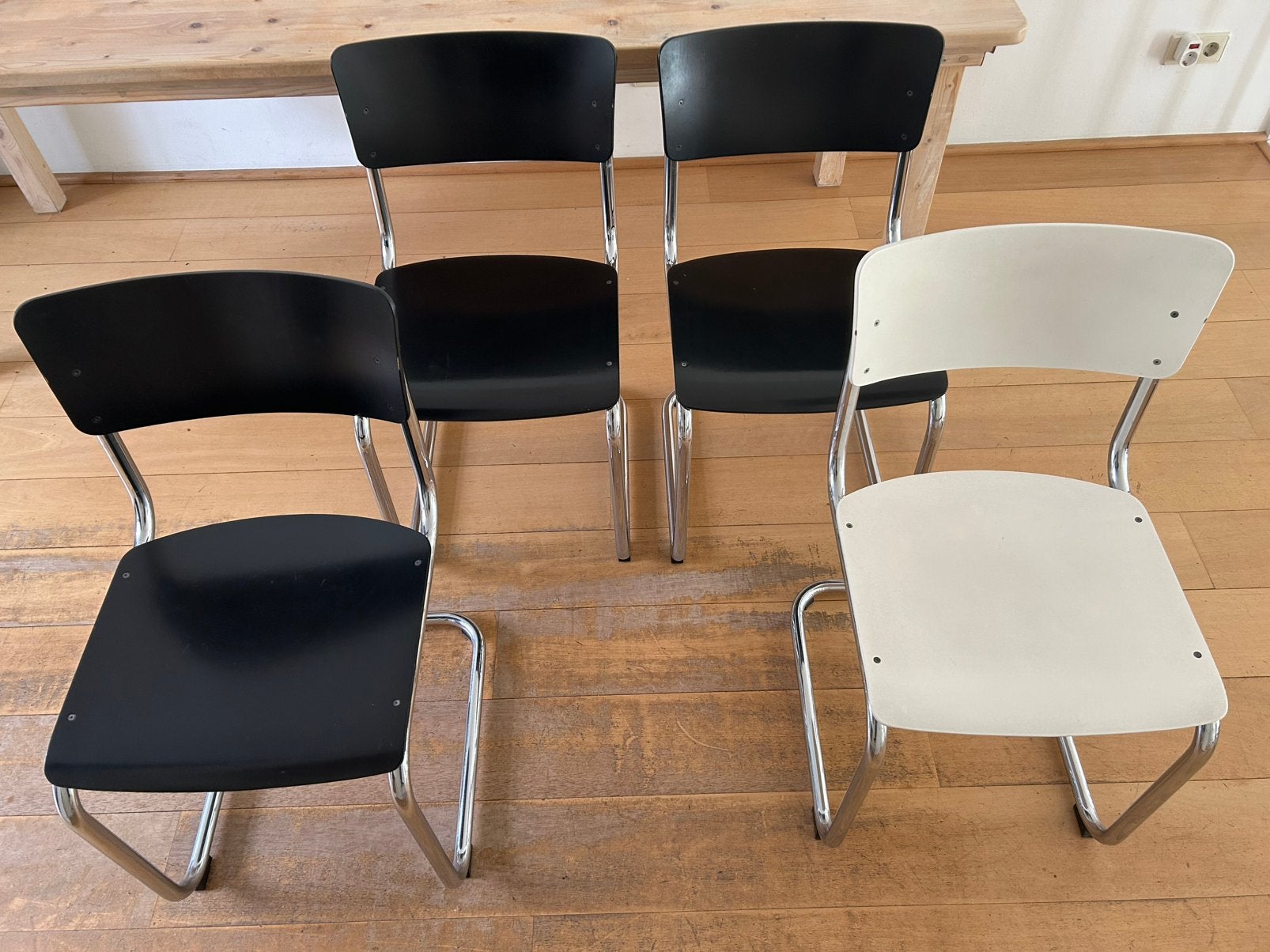 Vier Thonetstoelen S43 - Mart Stam, Gebruikt, Overige kleuren, Ophalen of Verzenden, Vier
