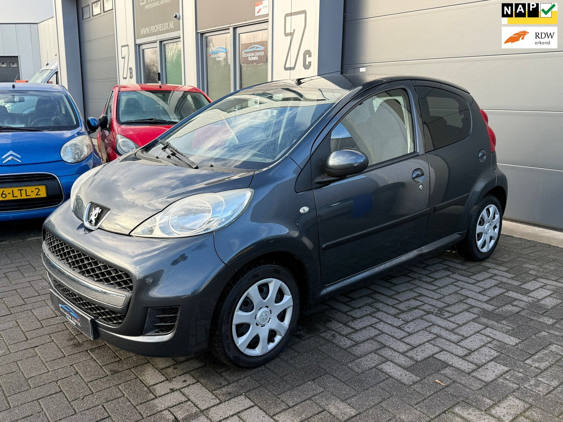 Peugeot 107 1.0 AUTOMAAT | AIRCO | ELEKTR PAKKET | NAP |, Dealer onderhouden, Stof, Gebruikt, 4 stoelen