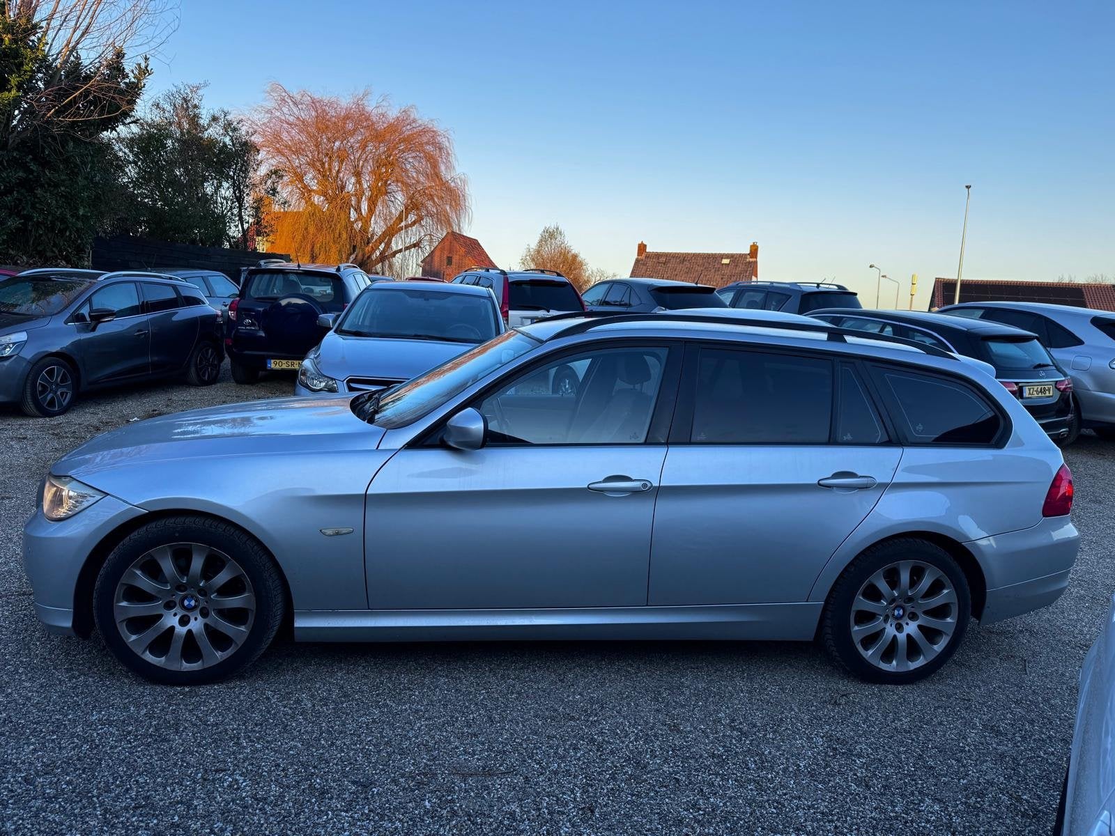 BMW 3-serie Touring 318i High Executive AUTOMAAT Dealer OH!, Auto's, BMW, Automaat, Euro 5, 1435 kg, Automatische klimaatregeling