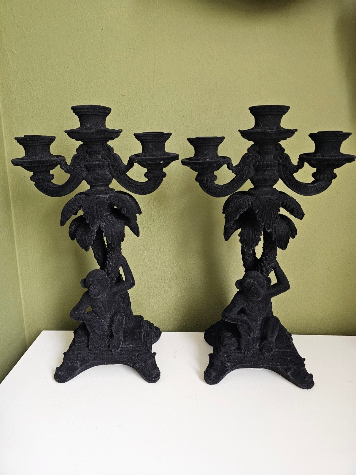 Twee prachtige, zwarte kandelaars, Ophalen, Kunststof, Zwart, Nieuw