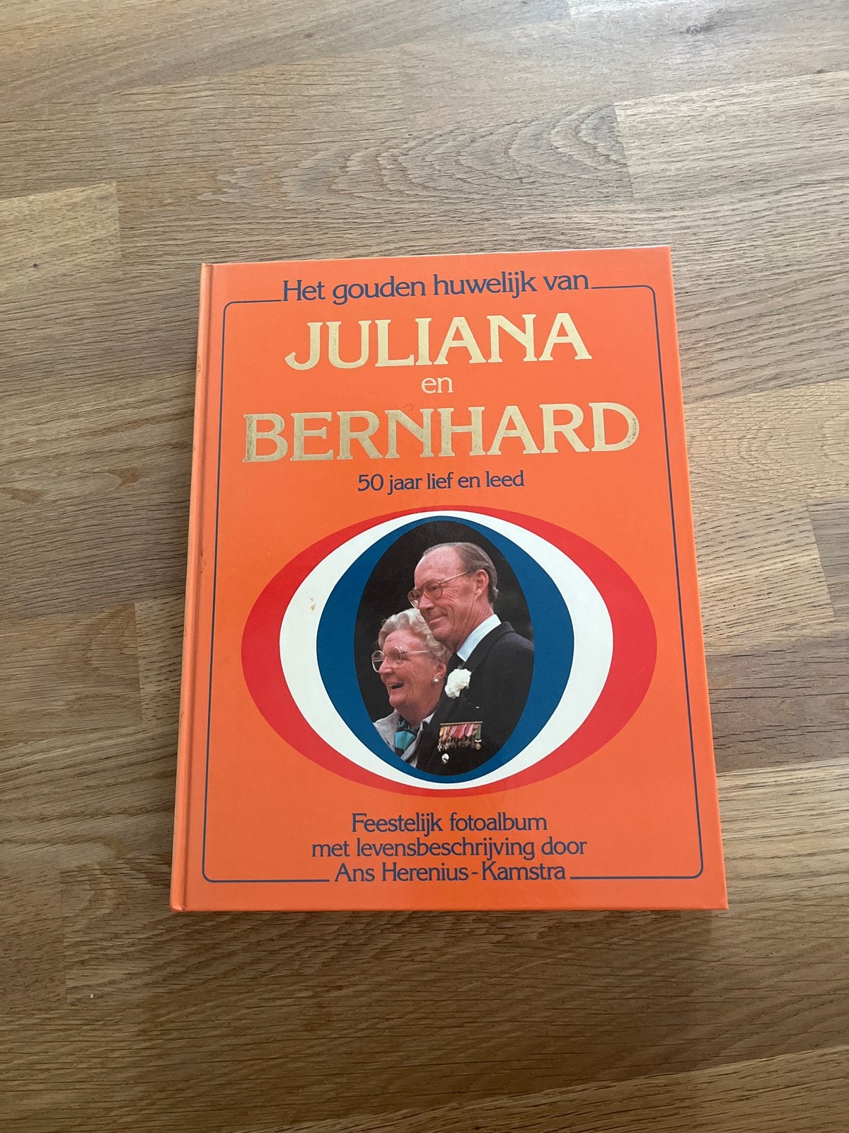 Het gouden huwelijk van Juliana en Bernhard, Ophalen of Verzenden, Gebruikt, Nederland, Tijdschrift of Boek