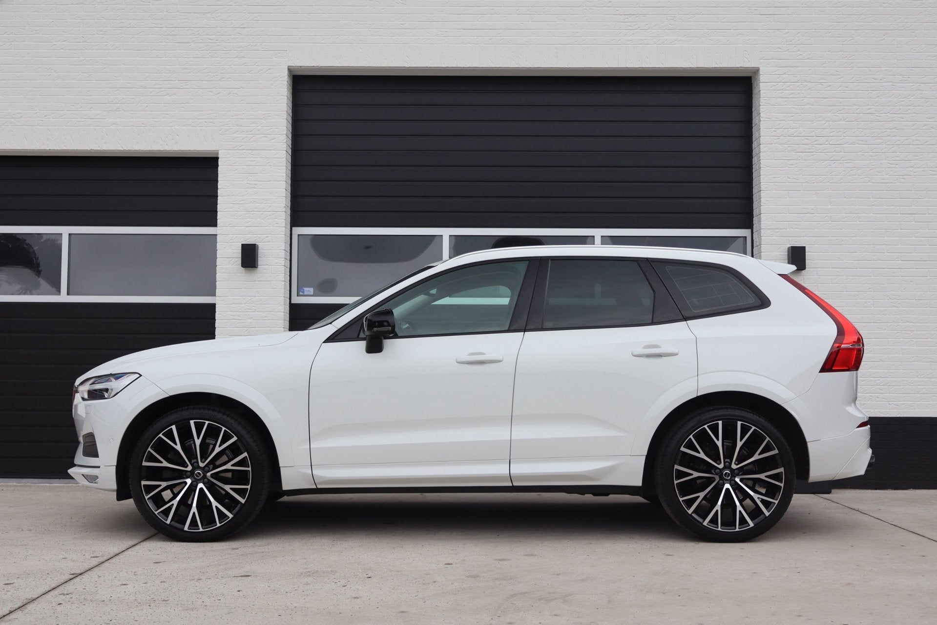 Volvo XC60 2.0 T6 310pk AWD Heico Sport - Panoramadak - 22 i, Auto's, Gebruikt, 4 cilinders, Leder en Stof, Wit