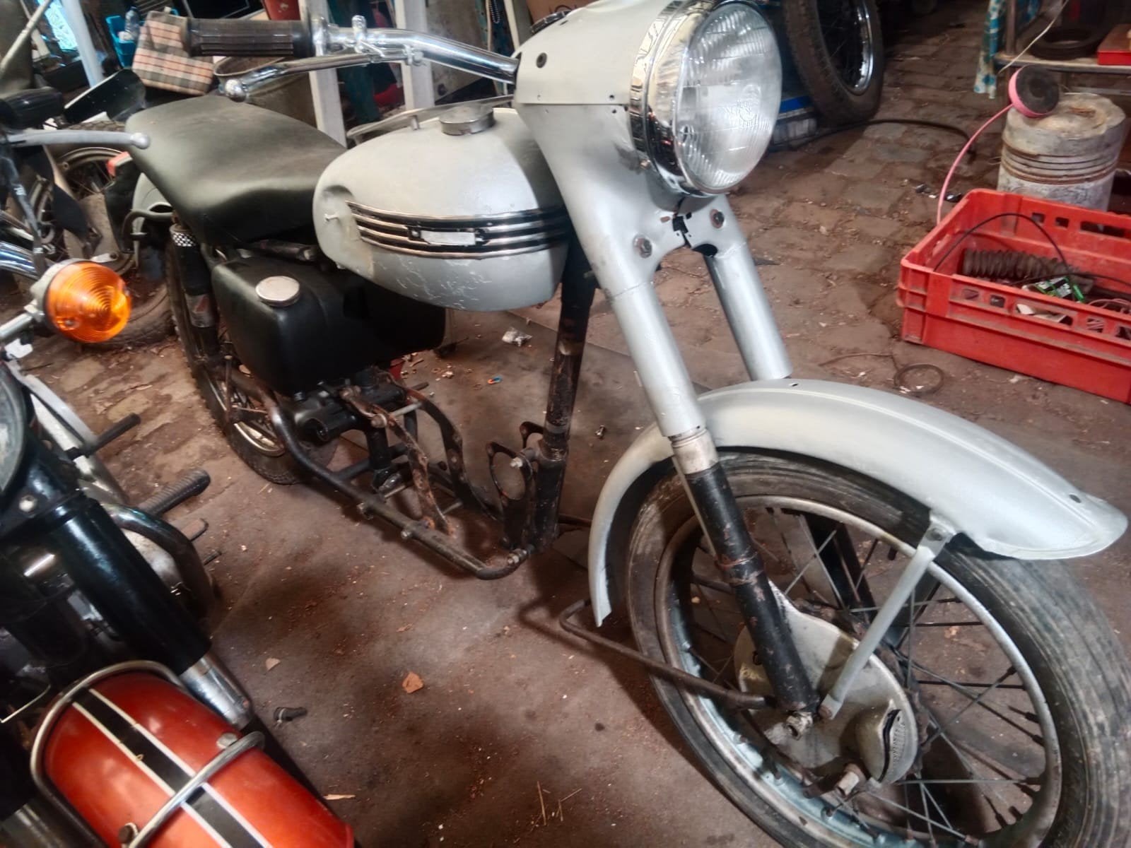 Triumph pre-unit rollend chassis t110 6t, Ophalen of Verzenden