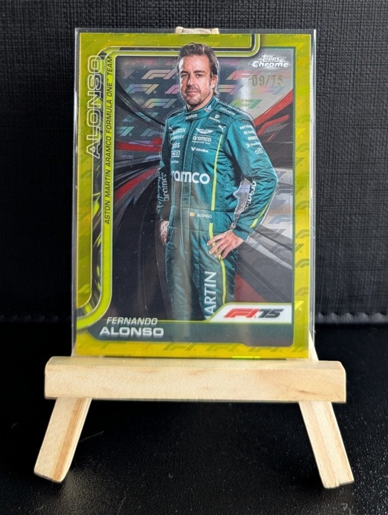 2025 topps  f1 Fernando Alonso Portrait /75, Verzamelen, Ophalen of Verzenden, Zo goed als nieuw, Formule 1