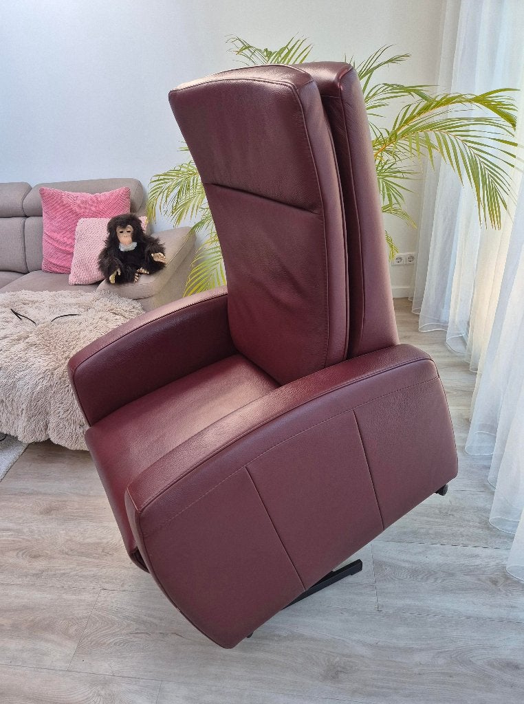 Sta Op Stoel - Prominent - Relax Fauteuil - Elektrisch, Huis en Inrichting, Fauteuils, Ophalen, Minder dan 75 cm, Leer, Zo goed als nieuw