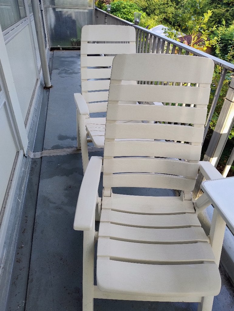 2 tuinstoel verstelbare + 2 tuinstoelkussens + Balkontafel+, Ophalen, Gebruikt, Kunststof