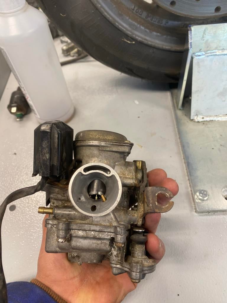 Kymco Carburateur - Gereinigd en Klaar voor Gebruik, Fietsen en Brommers, Brommeronderdelen | Scooters, Ophalen of Verzenden, Gebruikt