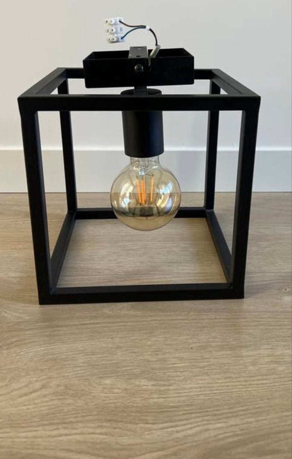 Moderne Zwarte Kubus Lamp met Edison LED Lamp, Huis en Inrichting, Overige merken, Zwart, E27 (groot), Zo goed als nieuw