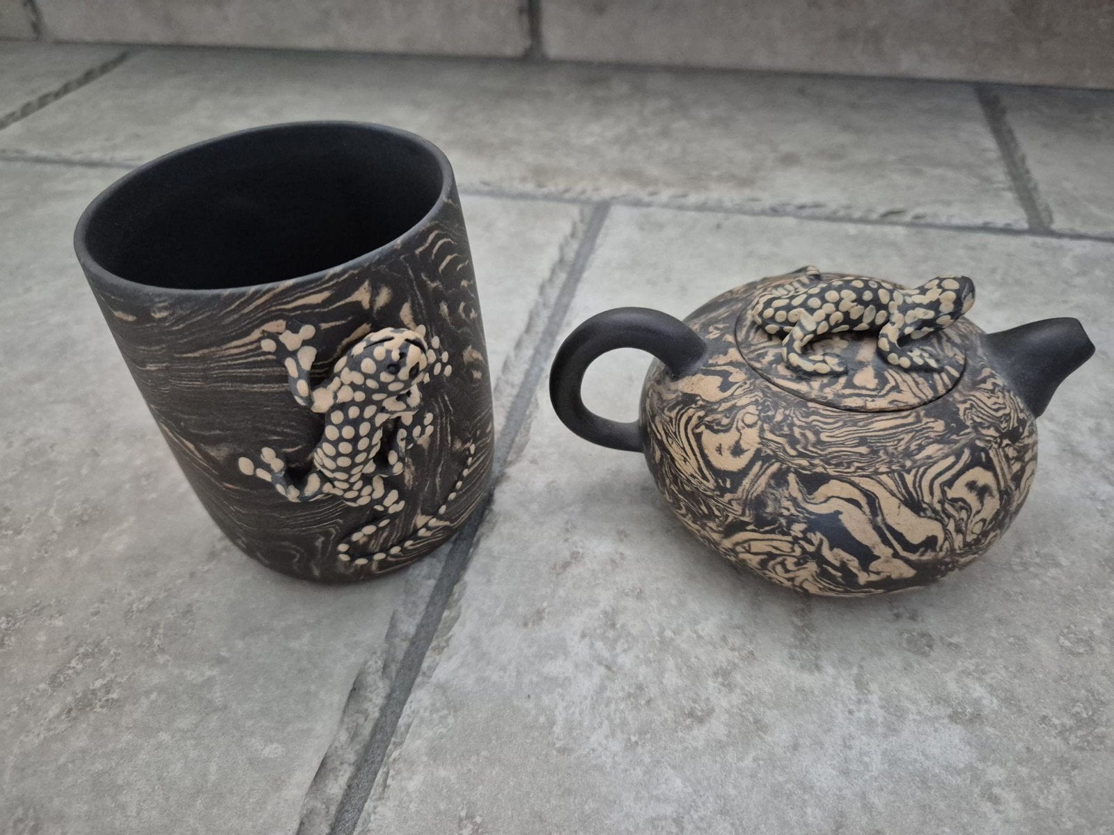 Aardewerk Chinese theepot en mok salamander, Antiek en Kunst, Ophalen of Verzenden