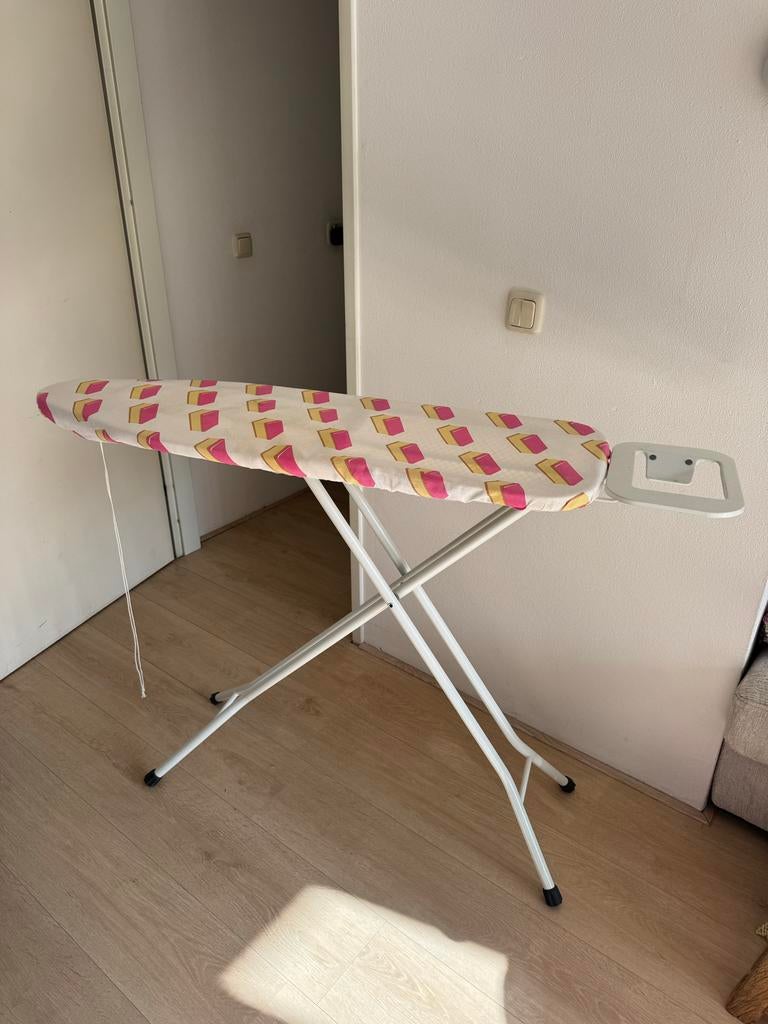 Witte strijkplank met Hema tompouce hoes, Ophalen, Gebruikt