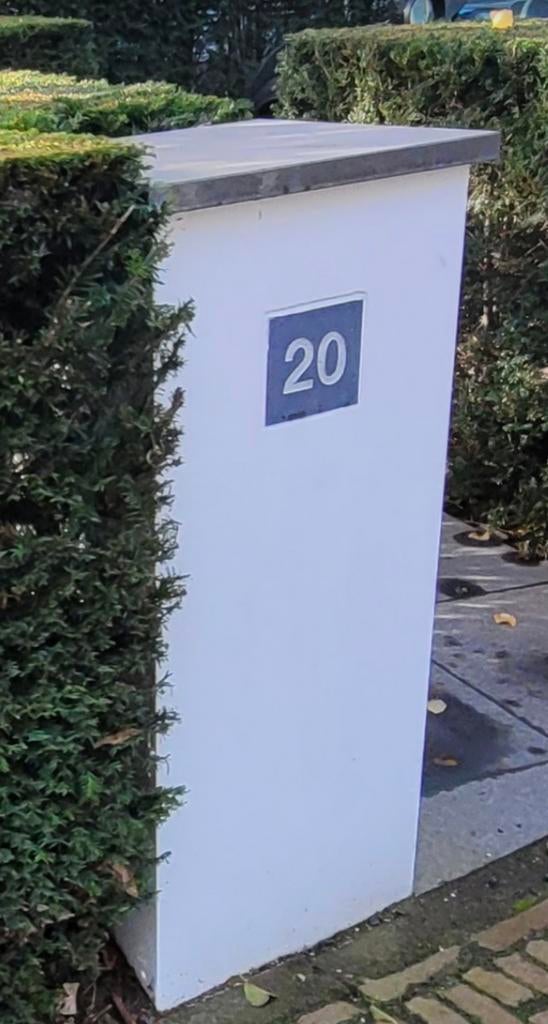 Betonnen poeren/zuilen poort., Ophalen, Zo goed als nieuw