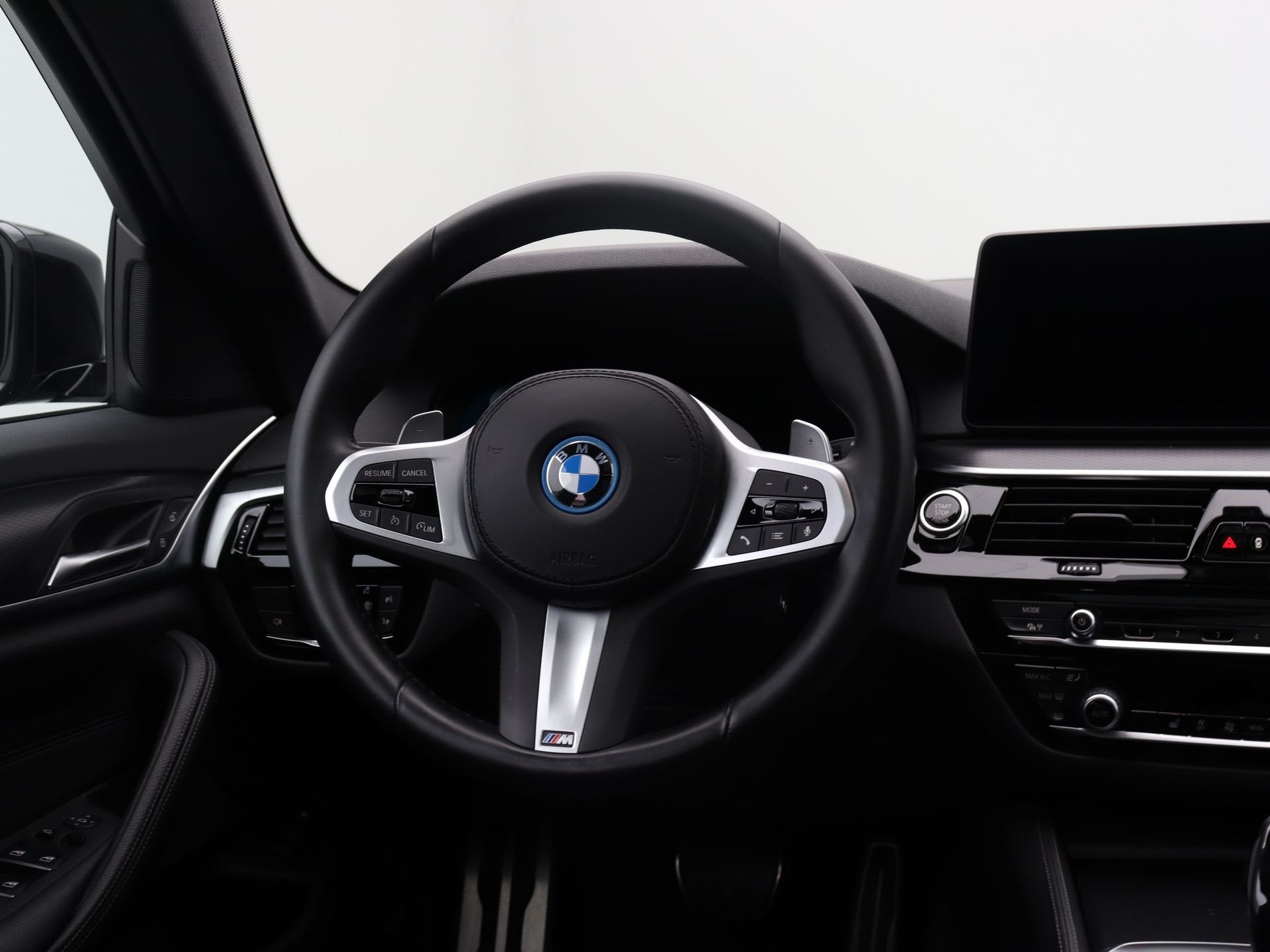 BMW 5 Serie Touring 530e High Executive M Sport (bj 2022), Achterwielaandrijving, Gebruikt, 4 cilinders, Met garantie (alle)