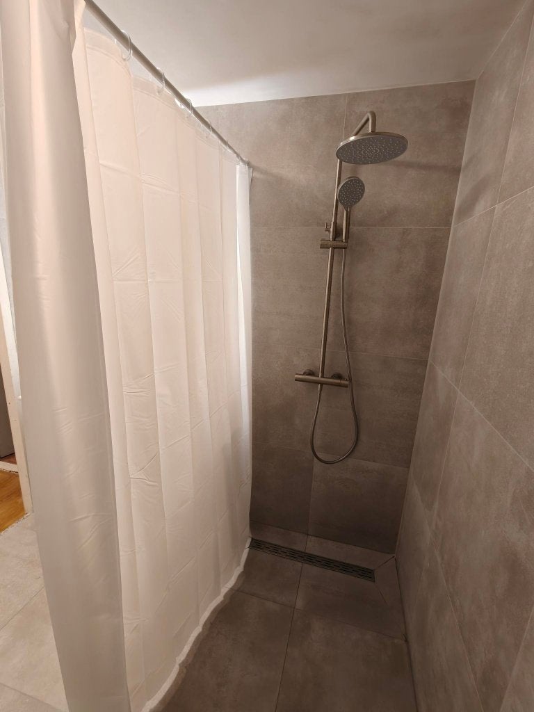 Douche gordijn + stang + ringen, Huis en Inrichting, Badkamer | Badtextiel en Accessoires, Ophalen, Zo goed als nieuw, Douche-accessoire