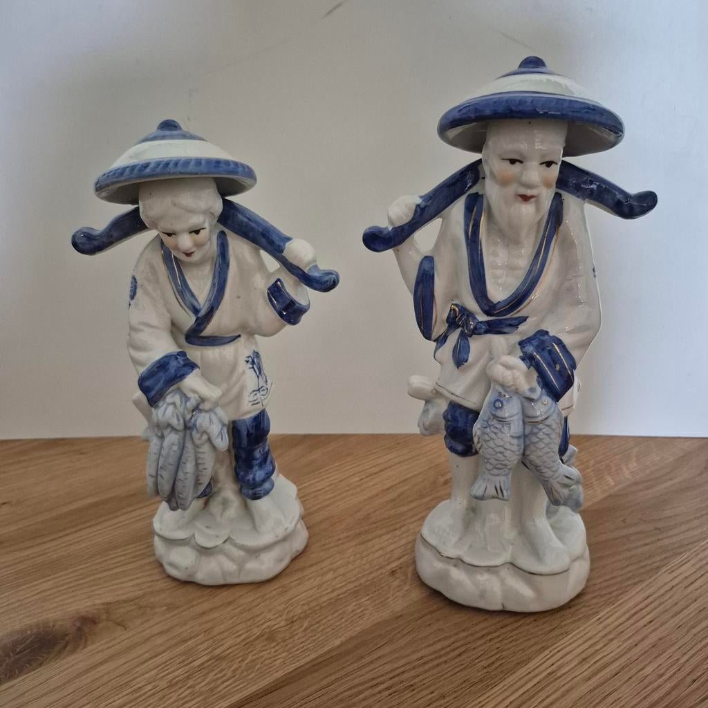 2 Porseleinen Chinese Beeldjes - Vissers - 25cm Hoog, Antiek en Kunst, Antiek | Porselein, Ophalen of Verzenden