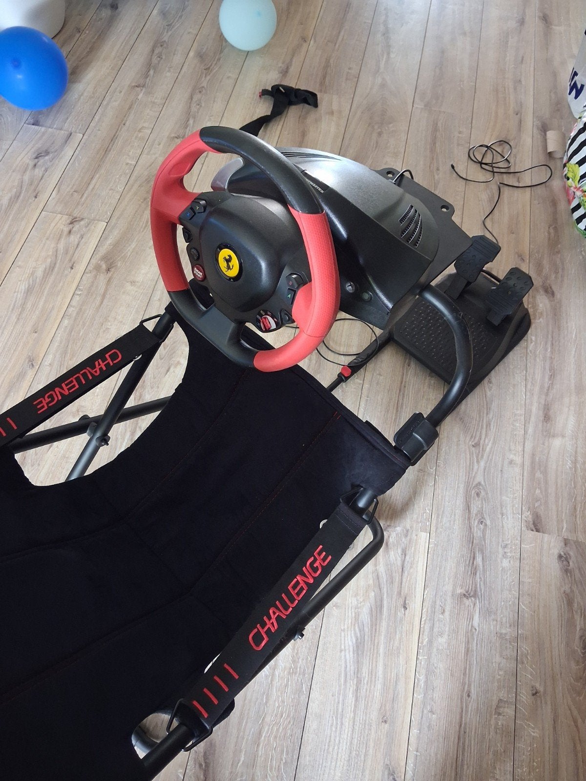 Thrustmaster Ferrari racestuur met Playseat Challenge, Spelcomputers en Games, Spelcomputers | Overige Accessoires, Zo goed als nieuw