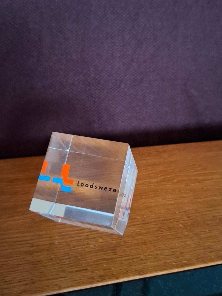 Press papier Loodswezen ongeveer 5x6cm met afgeslepen kant, Ophalen of Verzenden, Nieuw, Gebruiksvoorwerp