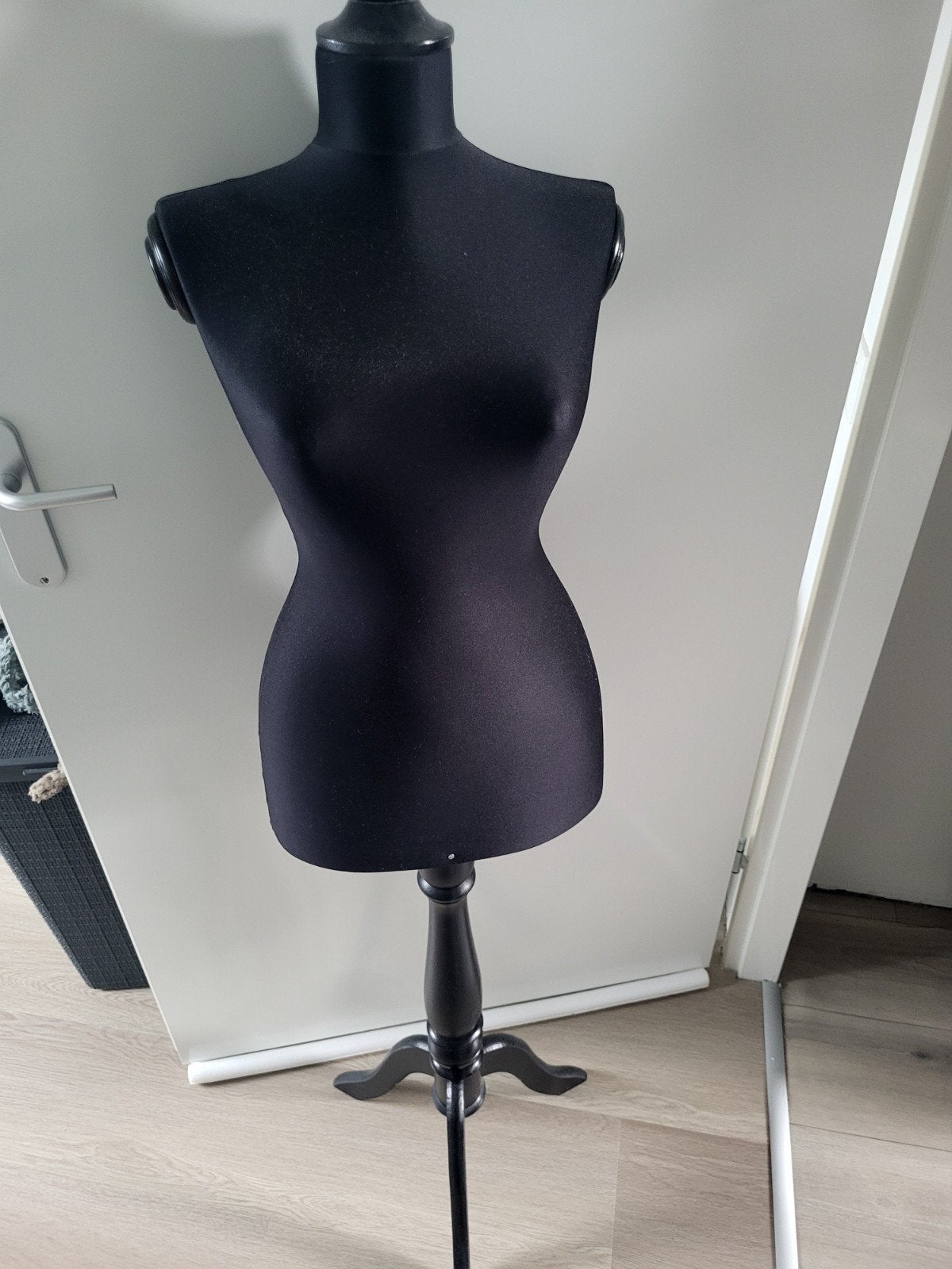 Elegante zwarte paspop, Ophalen of Verzenden