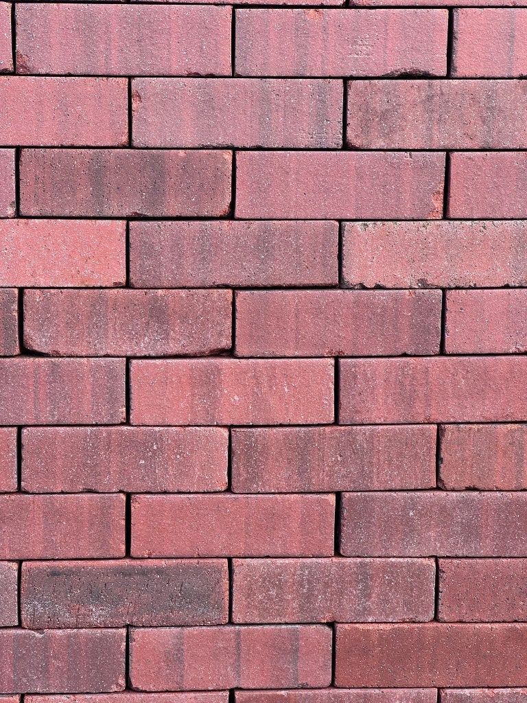 1650 m2 zgan oud gebakken dikformaat rood paars op pallet, Keramiek, Klinkers, Zo goed als nieuw, Ophalen