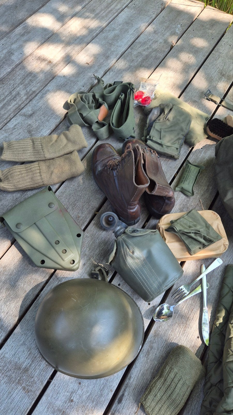 Militair uitrusting pakket - Landmacht, Verzamelen, Militaria | Algemeen, Ophalen, Landmacht, Nederland, Helm of Baret