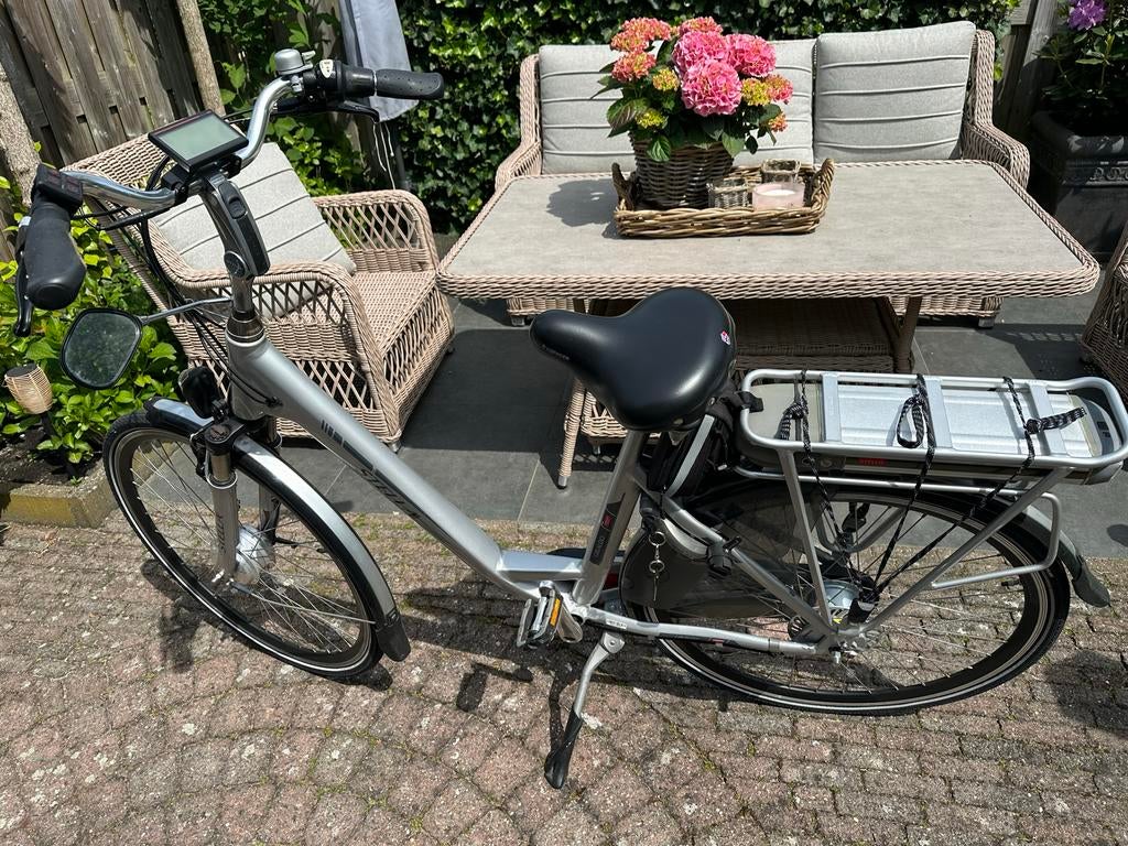 Zo goed als nieuwe Stella e-bike, frame 53 Zilver grijs, Fietsen en Brommers, Elektrische fietsen, 51 tot 55 cm, Ophalen, Zo goed als nieuw
