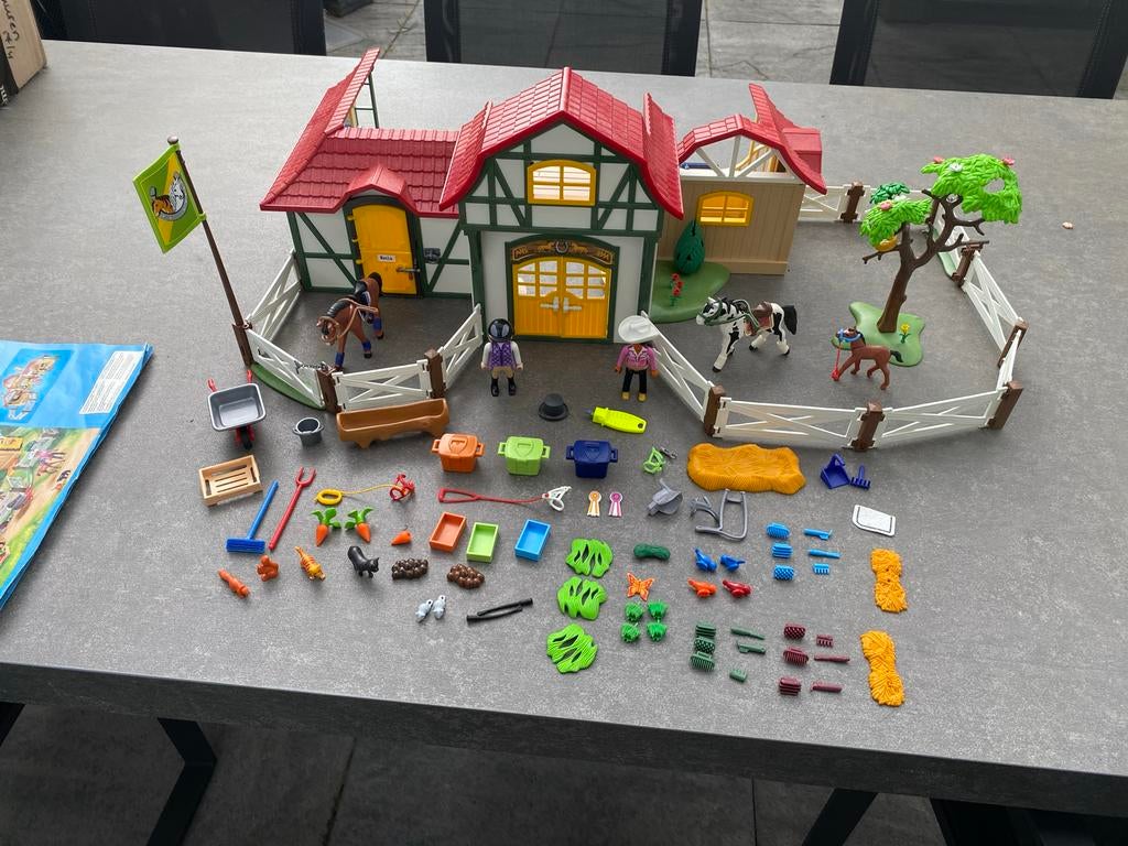 Playmobil Paardenmanege 6926 met veel accessoires, Ophalen of Verzenden, Zo goed als nieuw, Jongen of Meisje