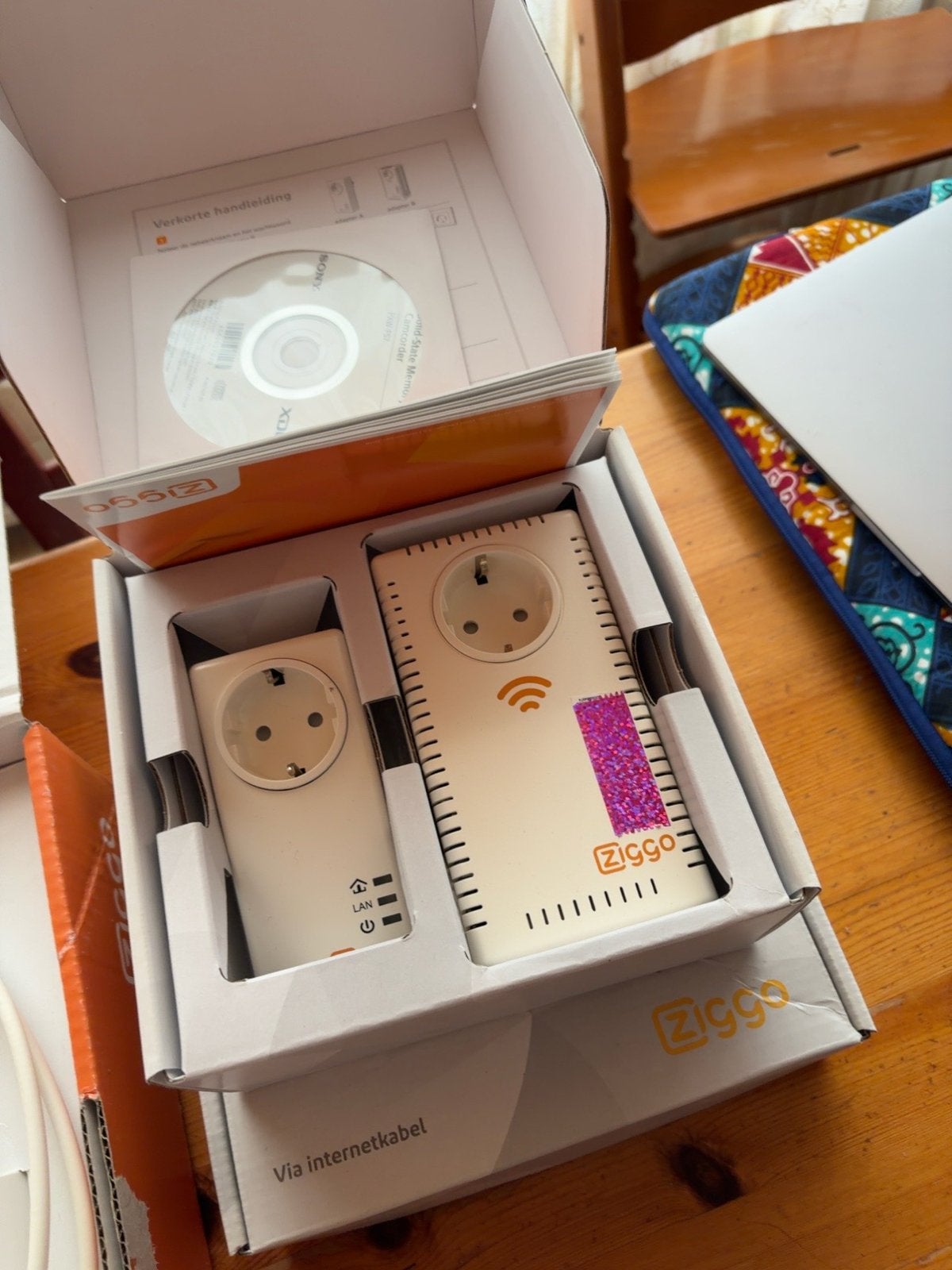 Ziggo Powerline Adapters - Internet via stopcontact, Computers en Software, Routers en Modems, Ophalen, Zo goed als nieuw, Router