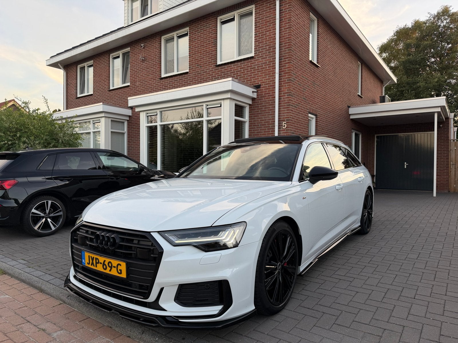 Audi A6 55 Tfsi e Quattro 367pk S Tronic 2021 Wit, Auto's, Wit, Plug-in hybride, Stationwagon, Vierwielaandrijving