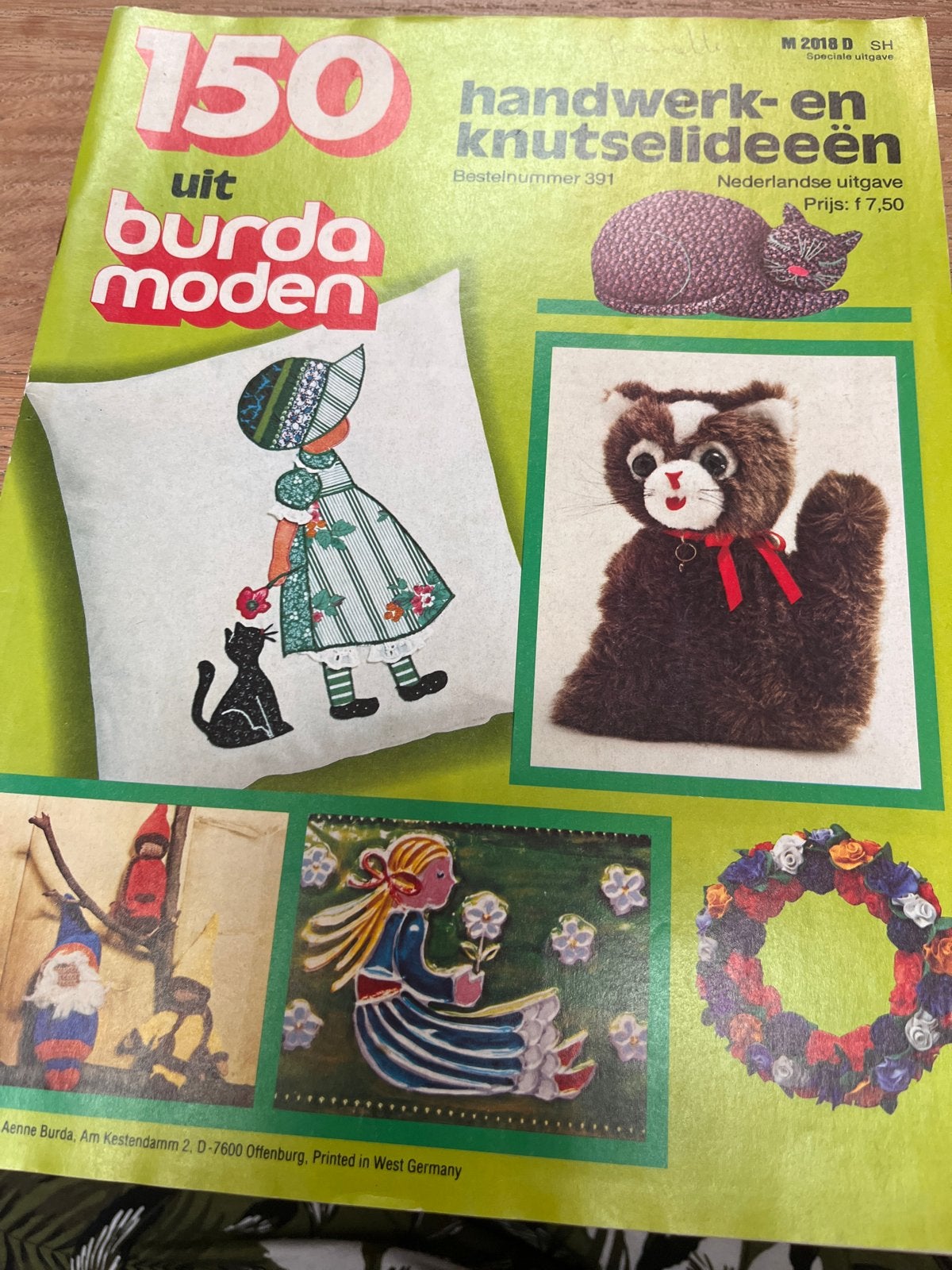 Burda Moden M 2018 D Speciale Uitgave: 150 Knutselideeën, Gebruikt, Ophalen of Verzenden, Papier of Karton, Overige merken