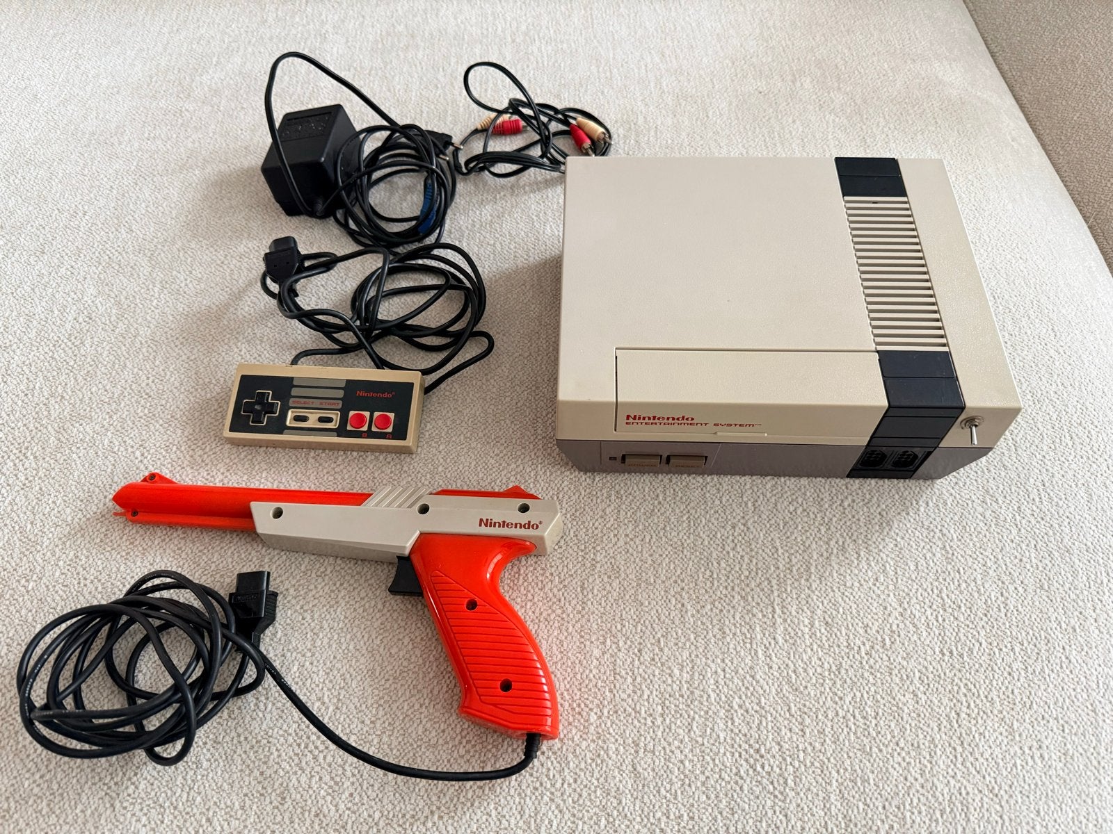 Nintendo NES Classic met controller en zapper, Spelcomputers en Games, Spelcomputers | Nintendo NES, Ophalen of Verzenden, Gebruikt